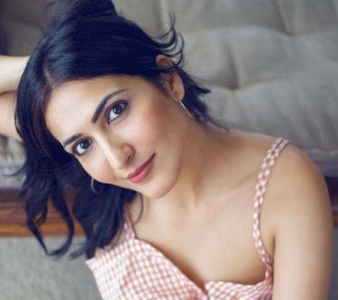 Eisha Chopra Wiki