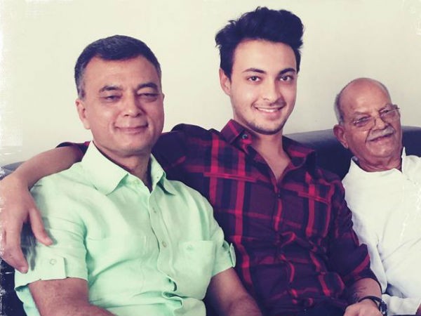 Aayush Sharma Father