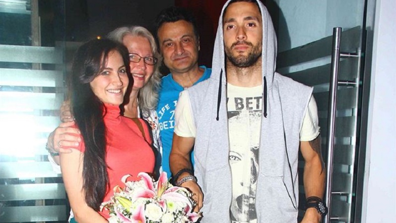 elli avram family