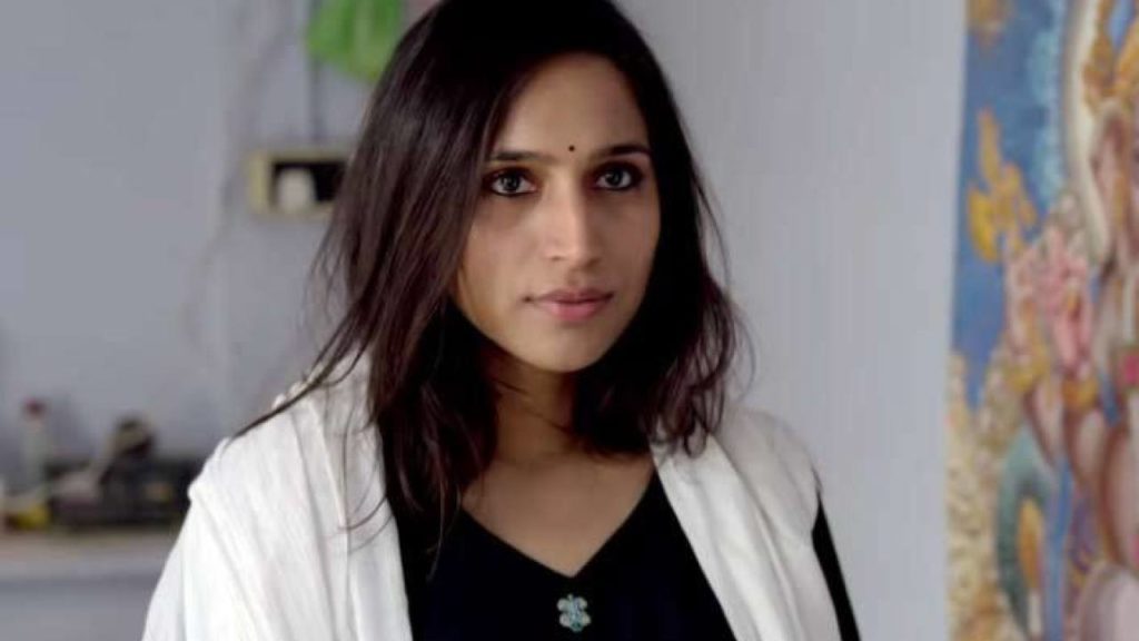 Zoya Hussain Biography