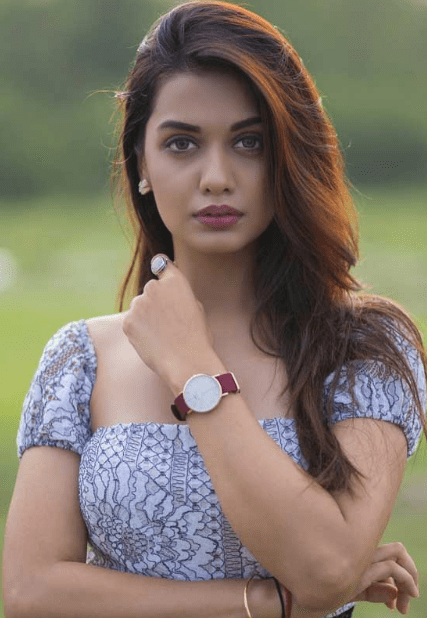 Divya Agarwal Biography