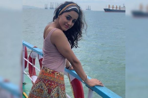 Sargun Kaur Luthra Actress