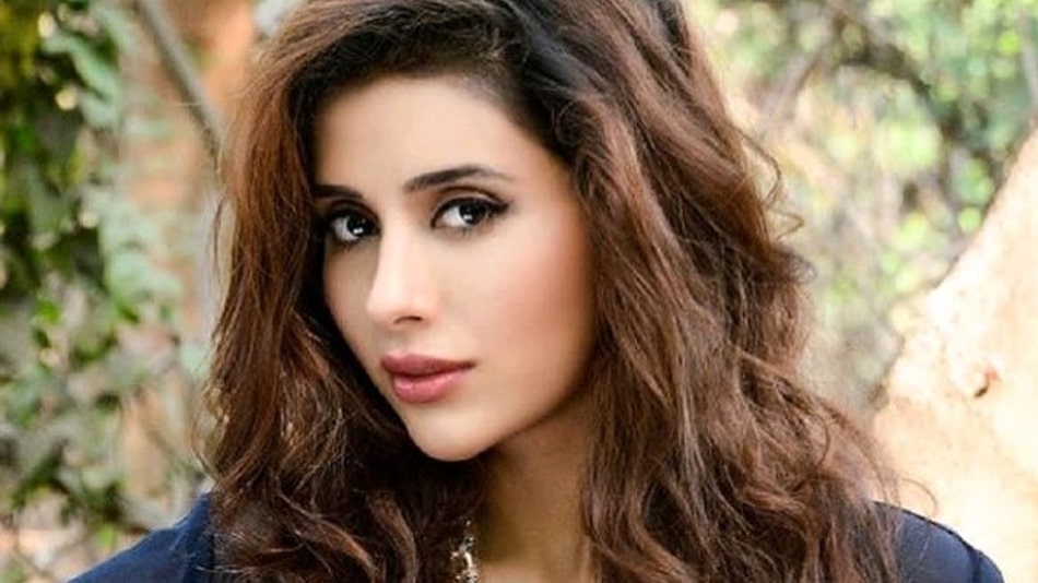 urfi javed biography wikipedia in hindi