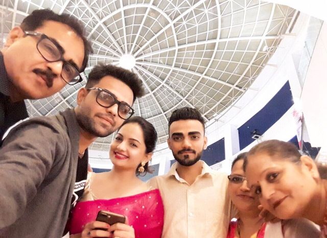 Giaa Manek Family