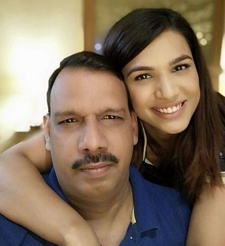 naina singh with her father
