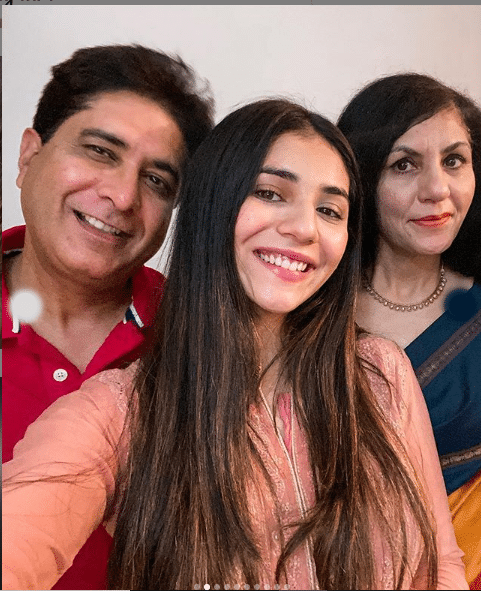 radhika seth with her mother and father