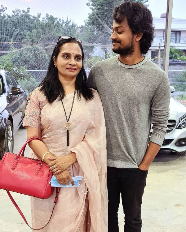 shanmukh jaswanth Mother
