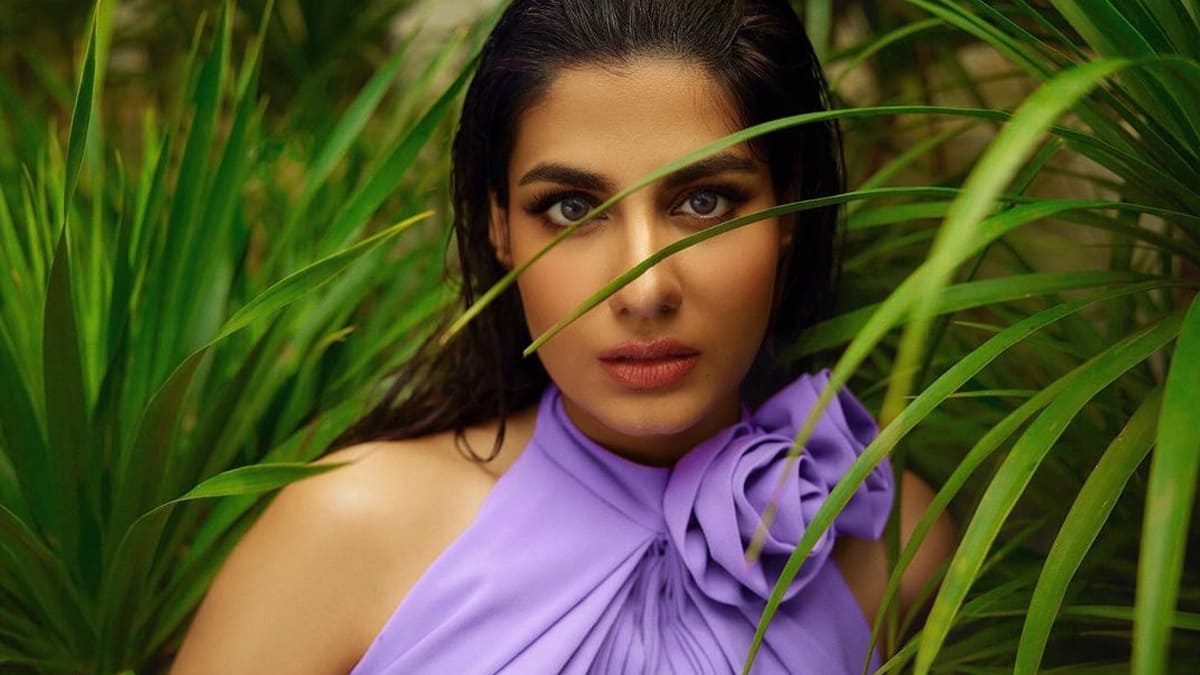 shreya dhanwanthary