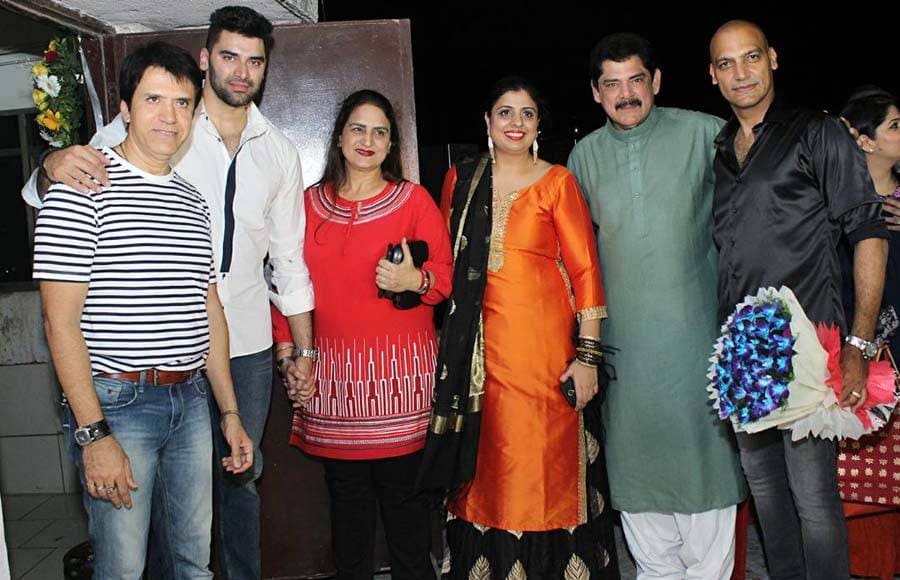 Manish Wadhwa Family