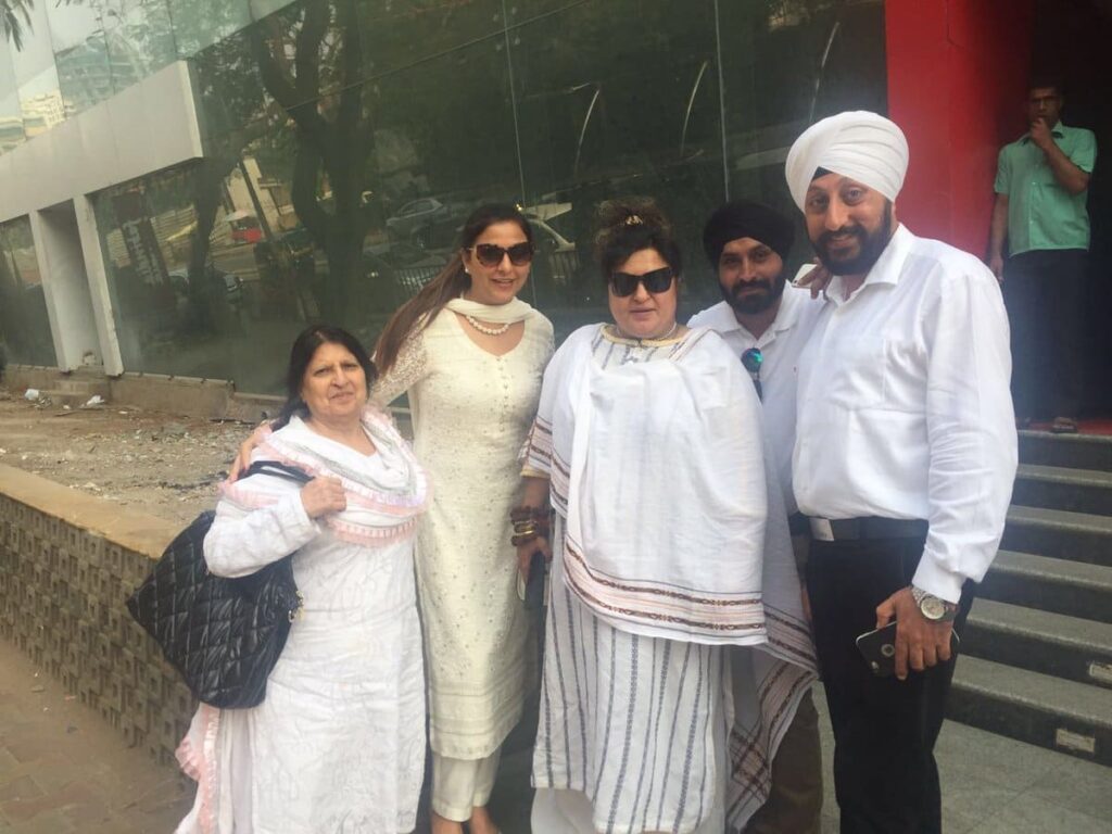 dolly bindra family